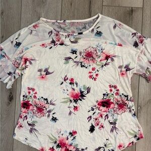French Laundry White Floral Ruffled Short Sleeve Tee Size L.